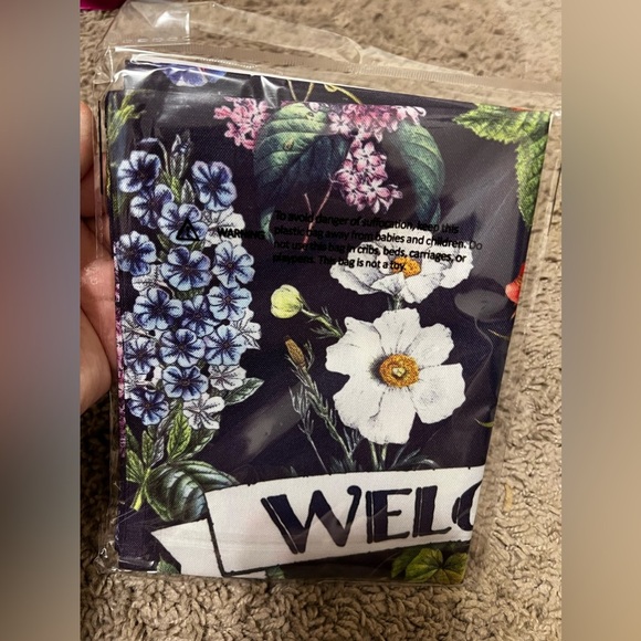 NWT Welcome Spring Floral Garden Flag - Picture 3 of 4